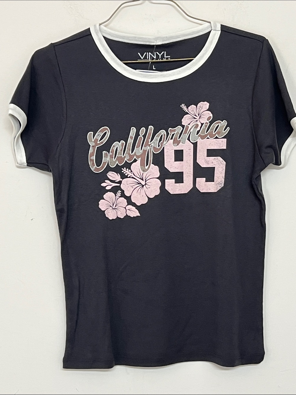 🌞 Vinyl Icons Retro Black 'California 95' Graphic Tee with white trim women L